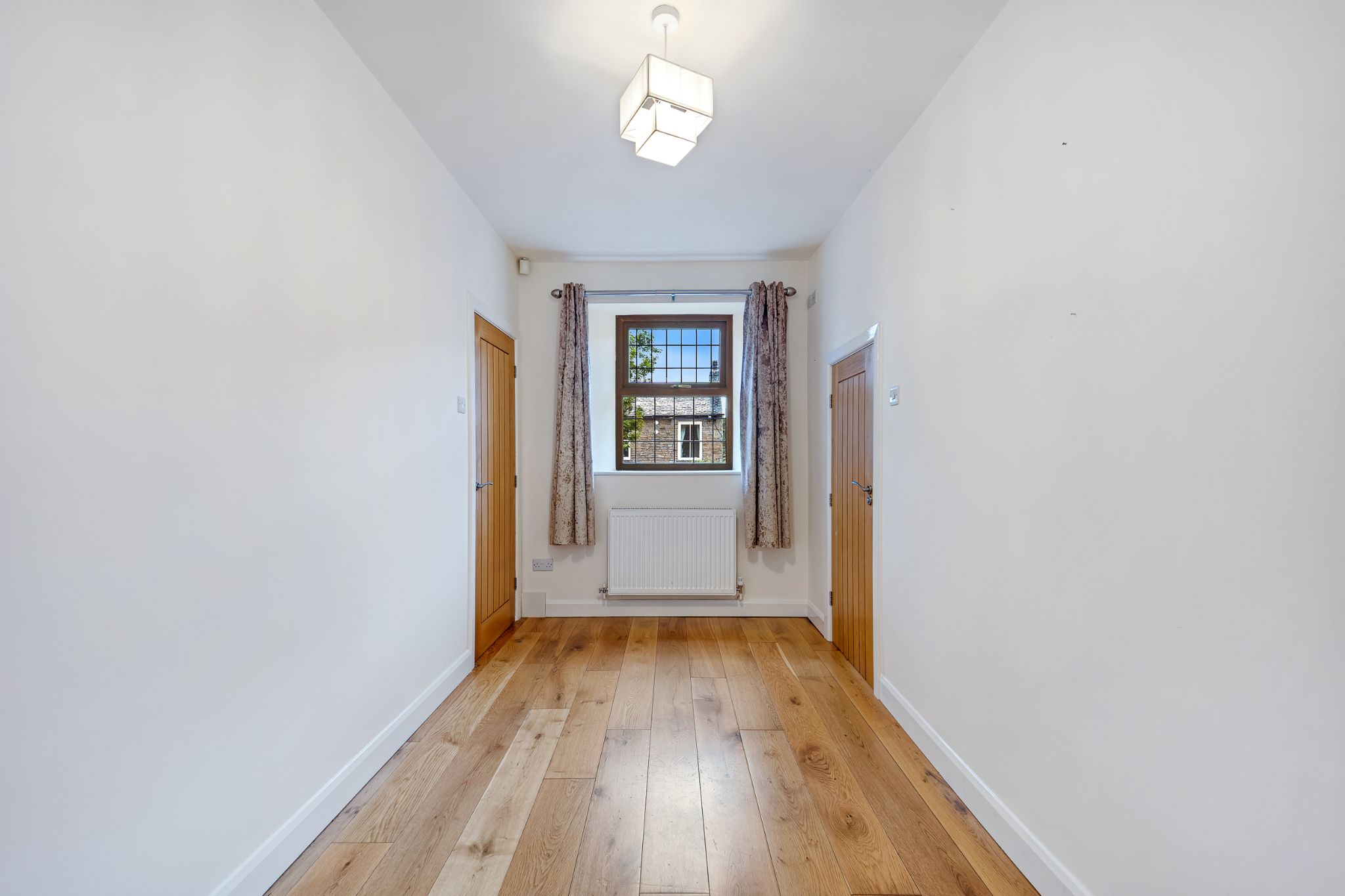3 bedroom cottage house For Sale in Bolton - Photograph 8.