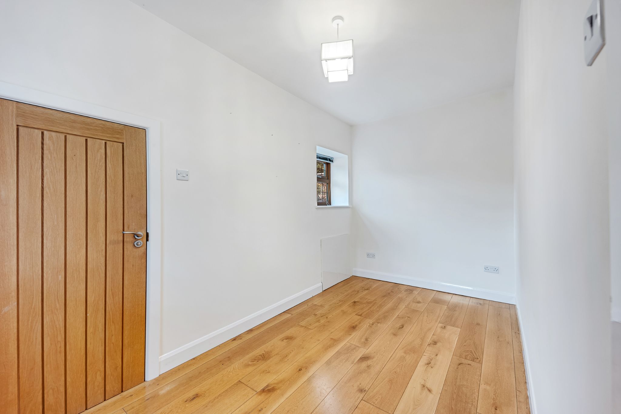 3 bedroom cottage house For Sale in Bolton - Photograph 9.