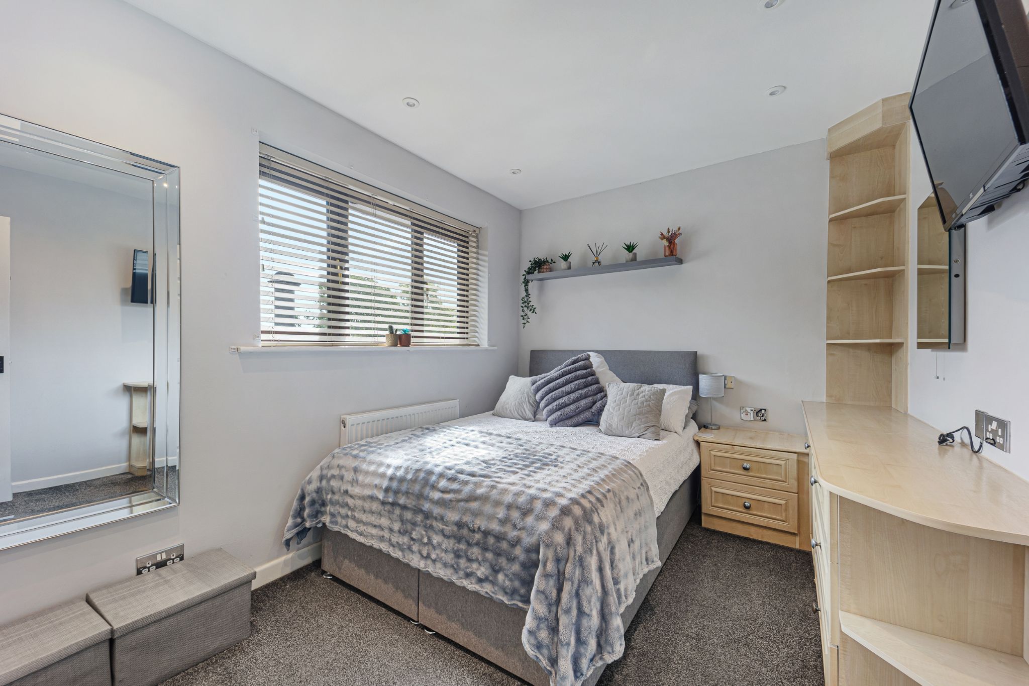 3 bedroom semi-detached house For Sale in Bolton - Photograph 28.