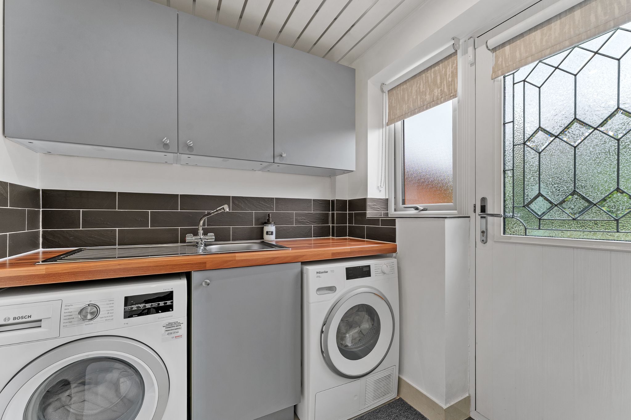 2 bedroom detached bungalow For Sale in Bolton - Photograph 23.