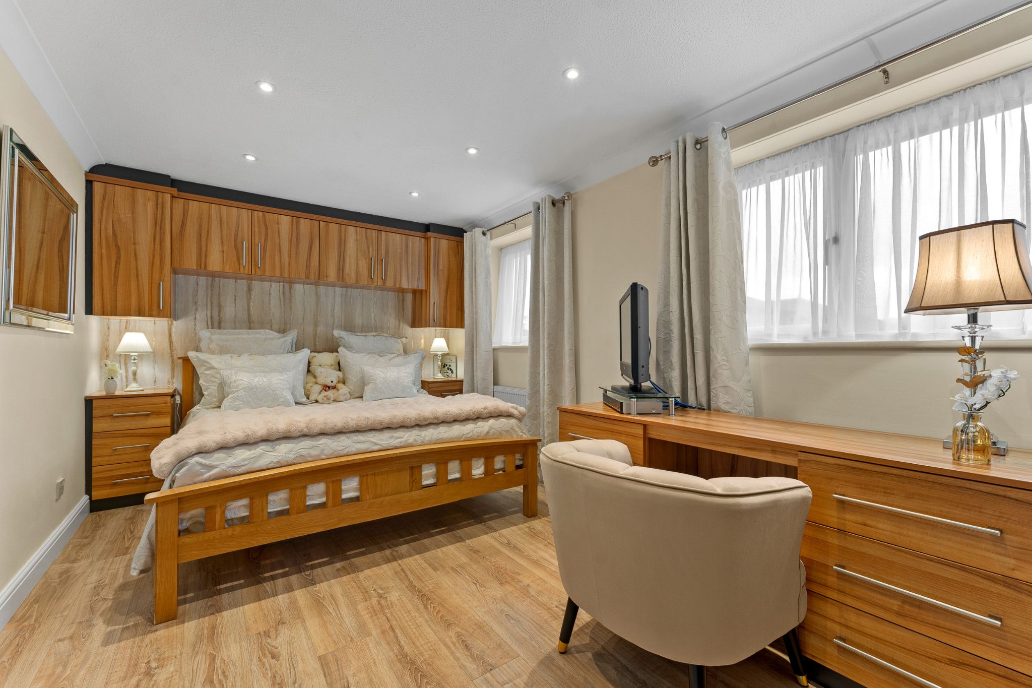 2 bedroom detached bungalow For Sale in Bolton - Photograph 29.
