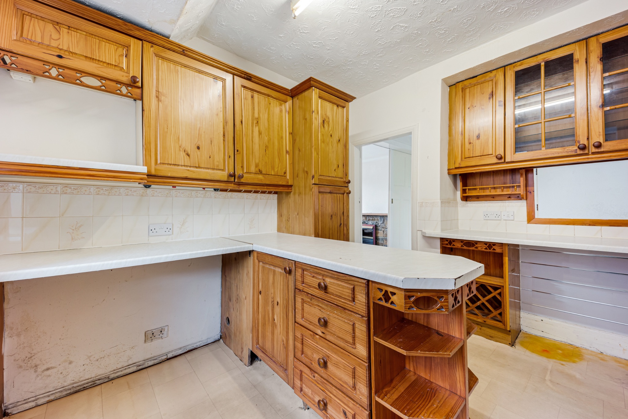 4 bedroom detached house For Sale in Bolton - Photograph 9.