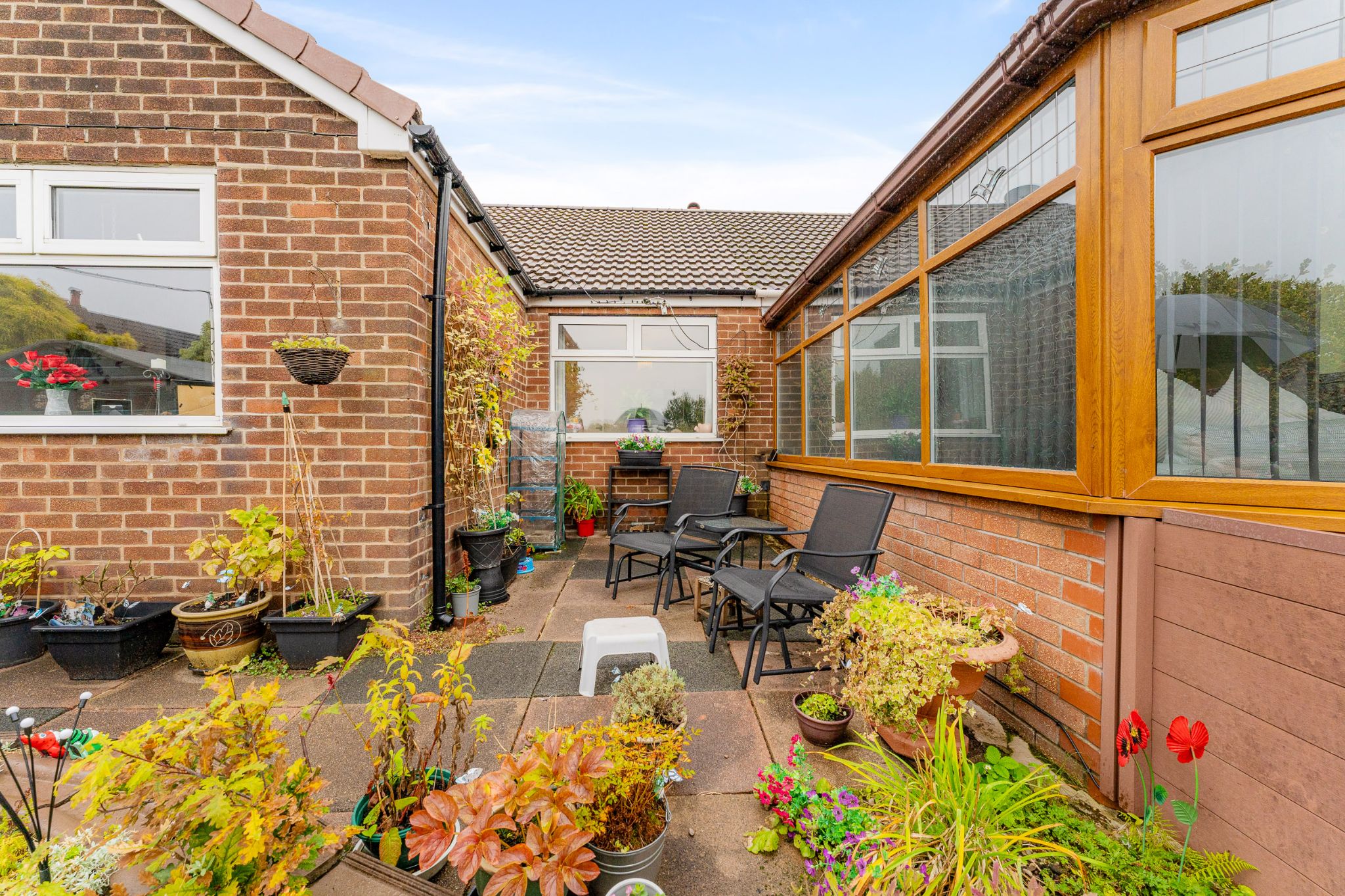 2 bedroom semi-detached bungalow For Sale in Bolton - Photograph 26.