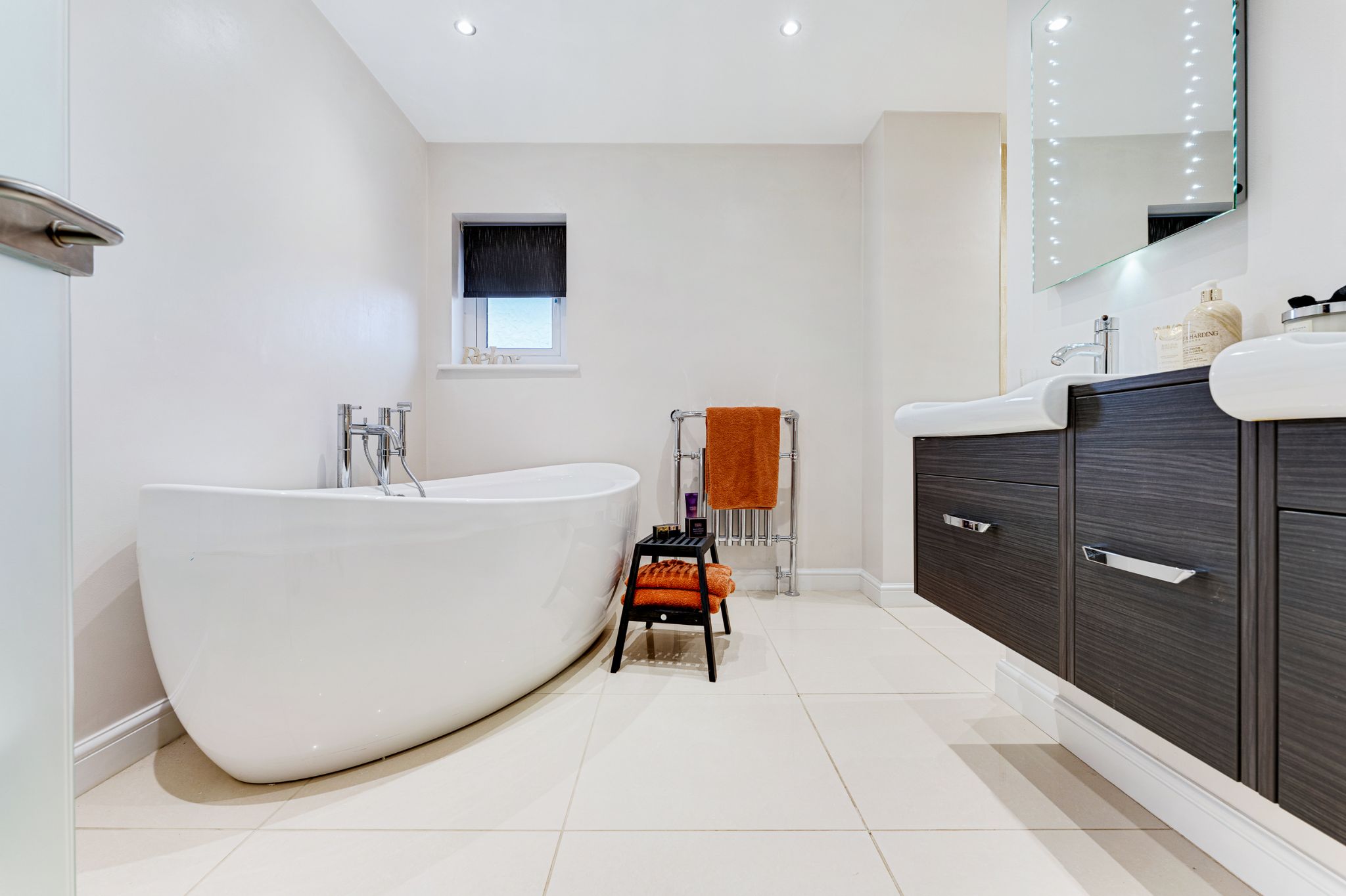 4 bedroom detached house Sale Agreed in Bolton - Photograph 35.