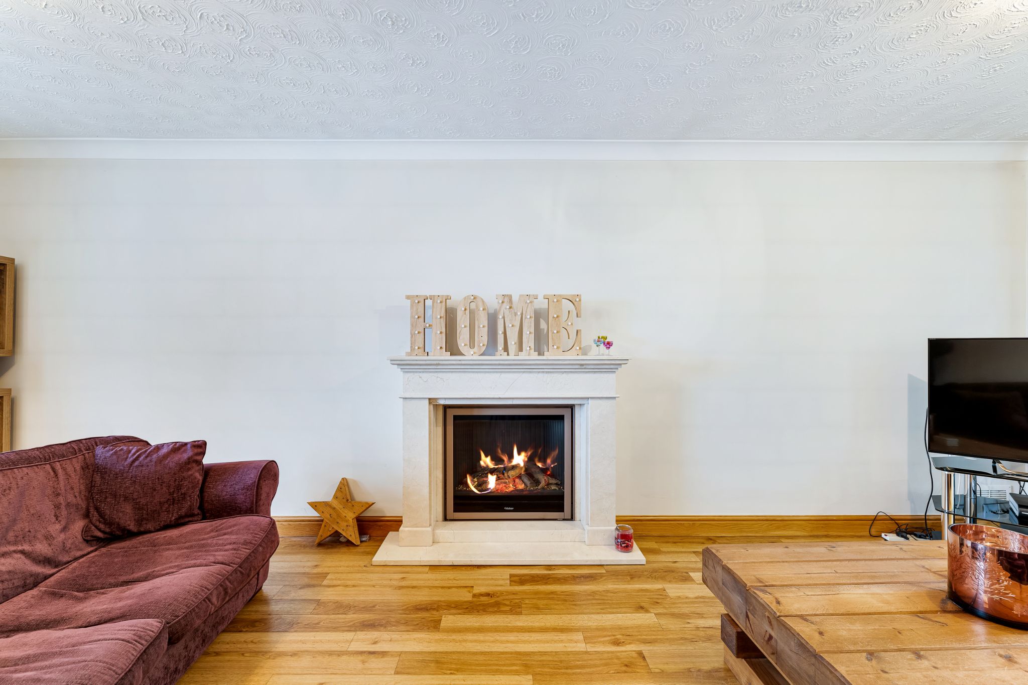 4 bedroom detached house Sale Agreed in Bolton - Photograph 3.