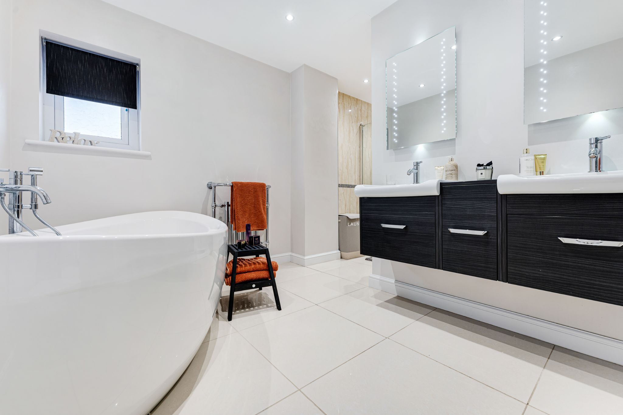 4 bedroom detached house Sale Agreed in Bolton - Photograph 36.