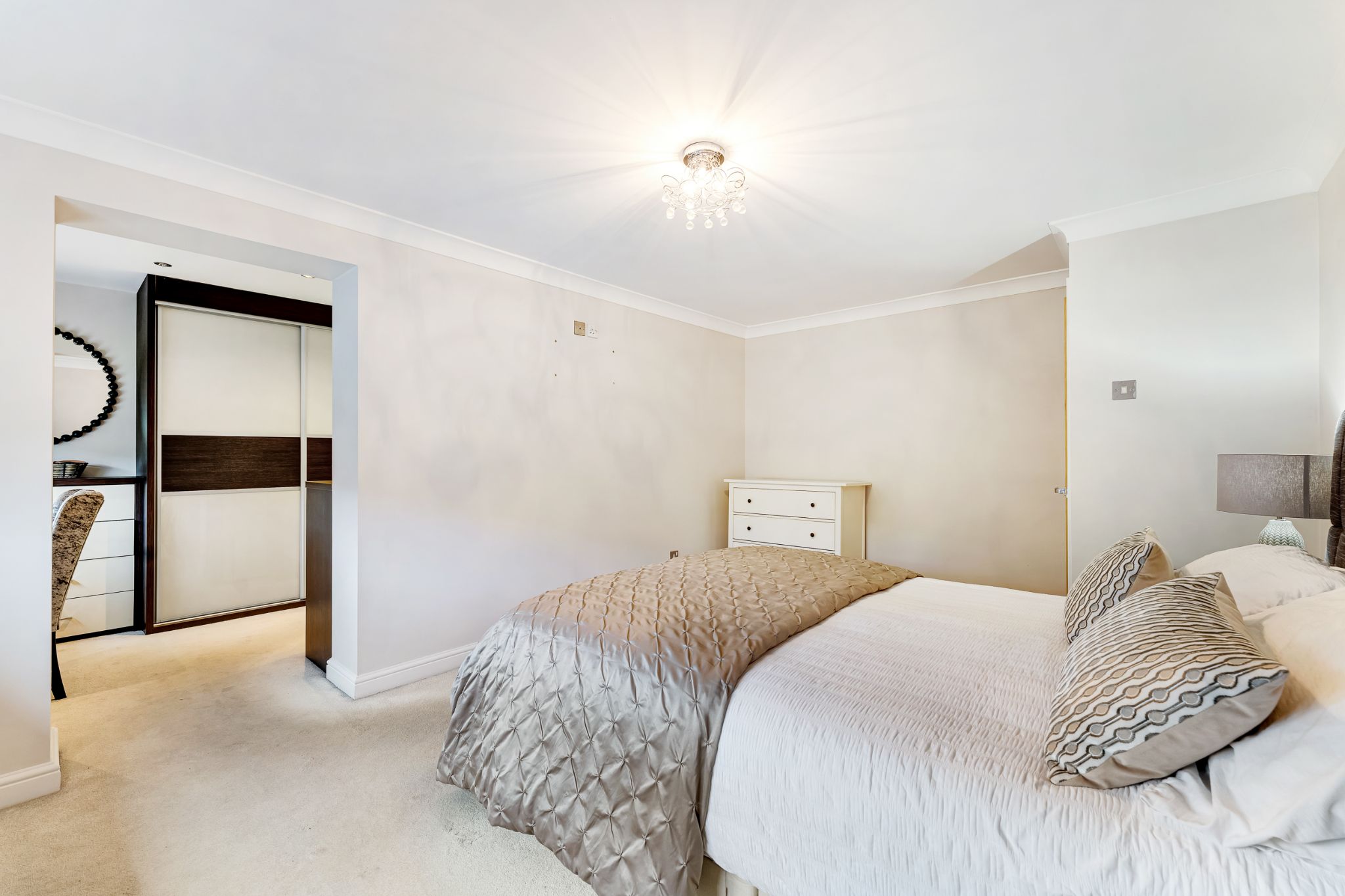 4 bedroom detached house Sale Agreed in Bolton - Photograph 28.