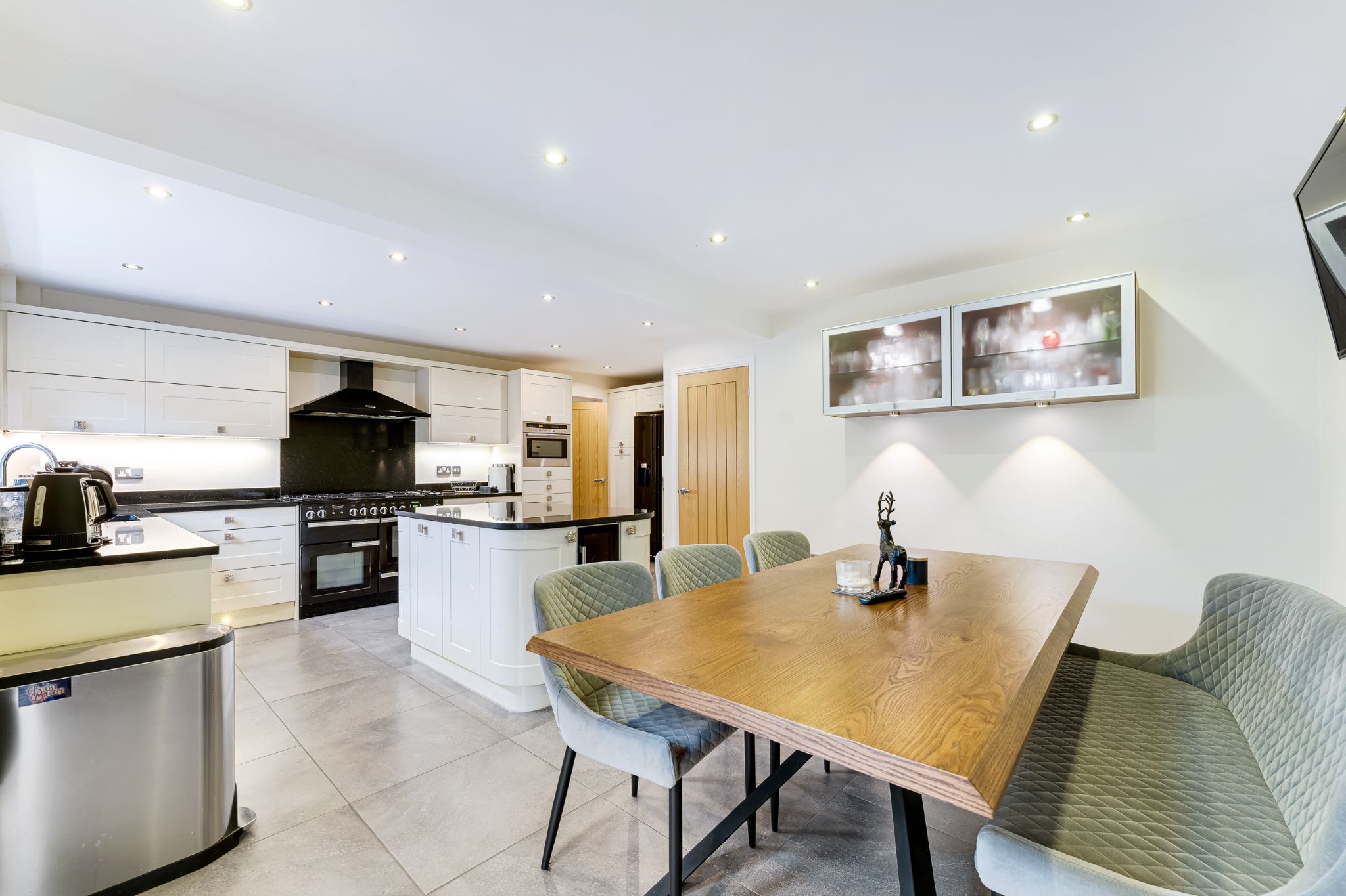 4 bedroom detached house Sale Agreed in Bolton - Photograph 15.