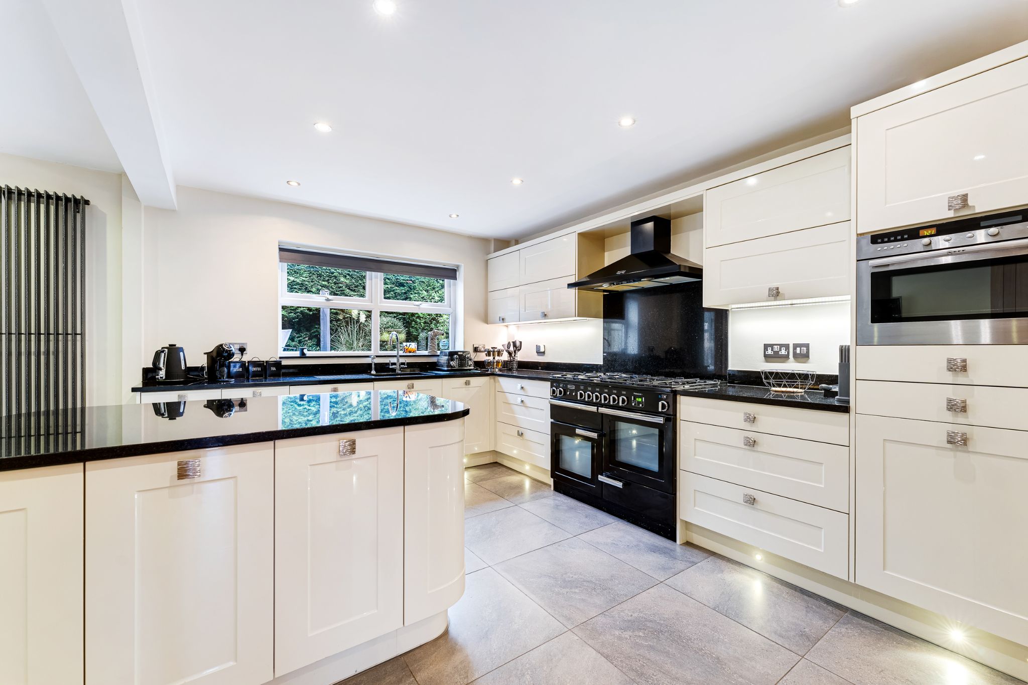 4 bedroom detached house Sale Agreed in Bolton - Photograph 18.