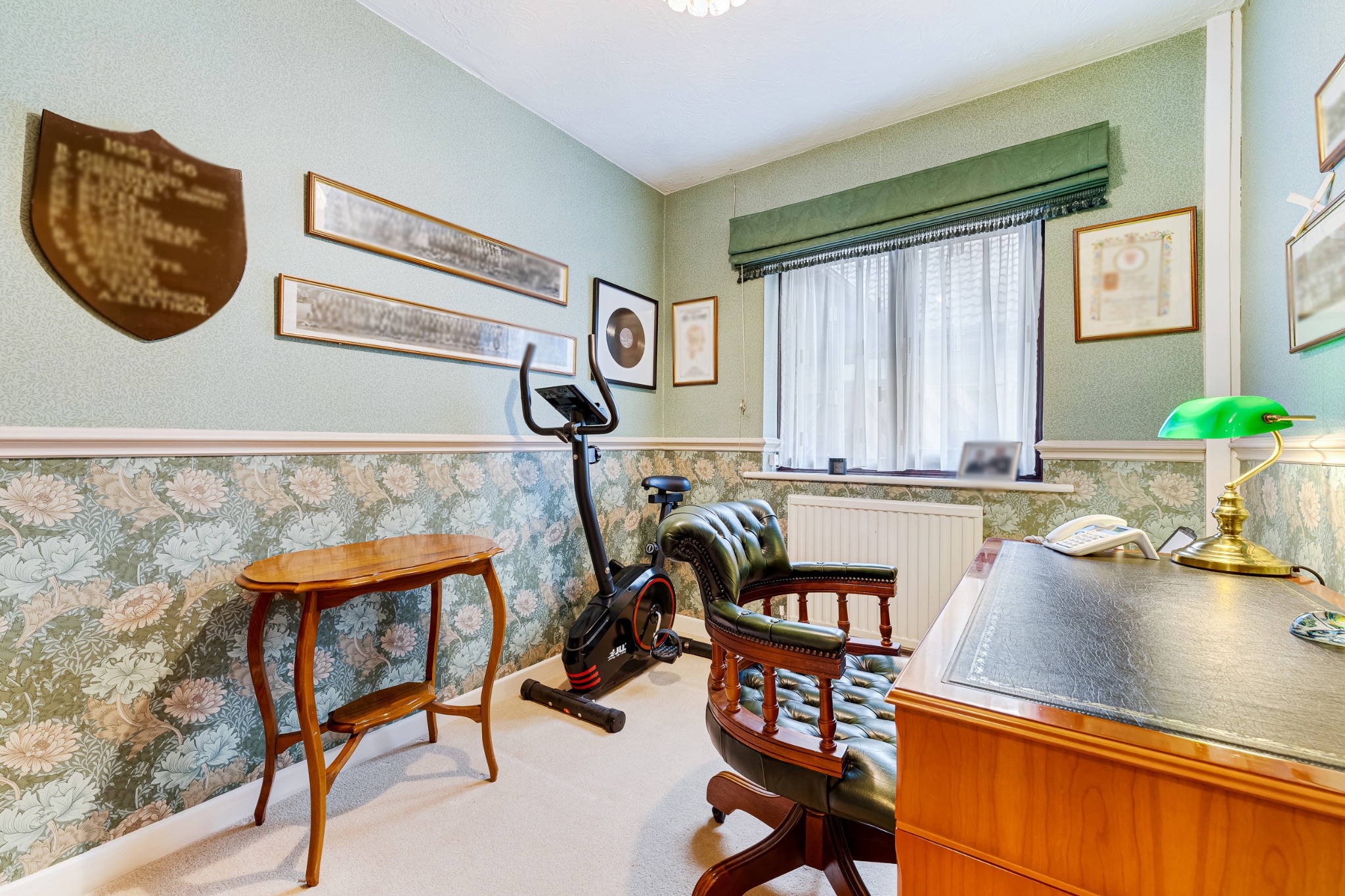 3 bedroom detached bungalow For Sale in Bolton - Photograph 5.