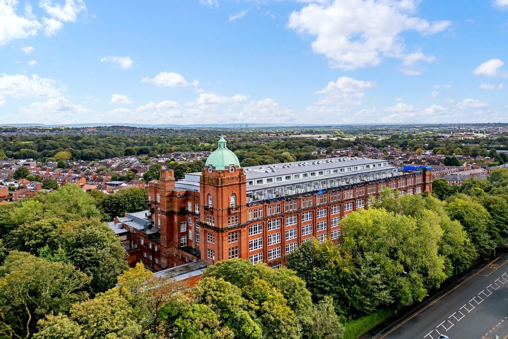 2 bedroom apartment flat/apartment For Sale in Bolton - Photograph 1.