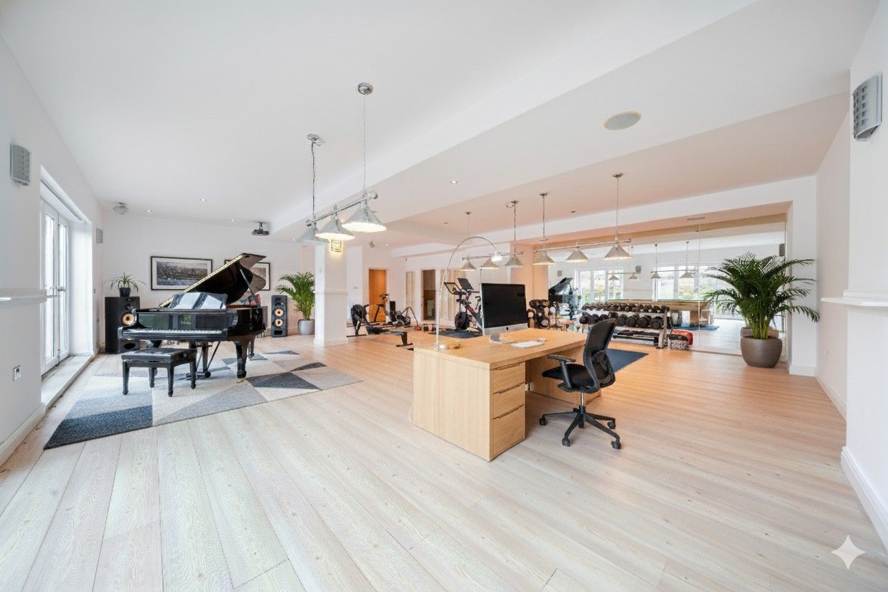 5 bedroom detached house For Sale in Bolton - Photograph 7.