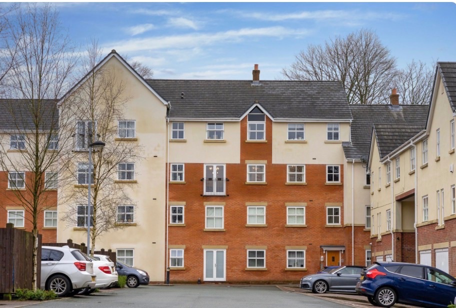 2 bedroom apartment flat/apartment Sale Agreed in Bolton - Photograph 1.