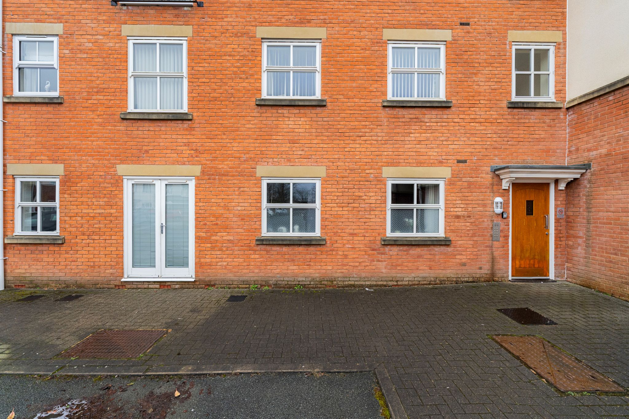 2 bedroom apartment flat/apartment Sale Agreed in Bolton - Photograph 3.