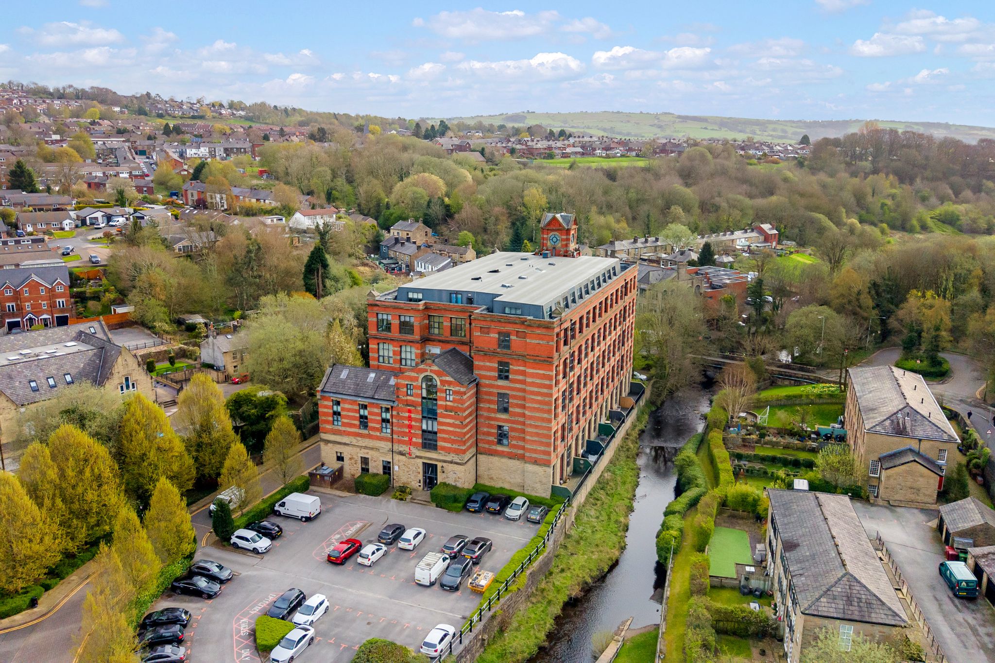 3 bedroom penthouse flat/apartment For Sale in Bolton - Photograph 1.
