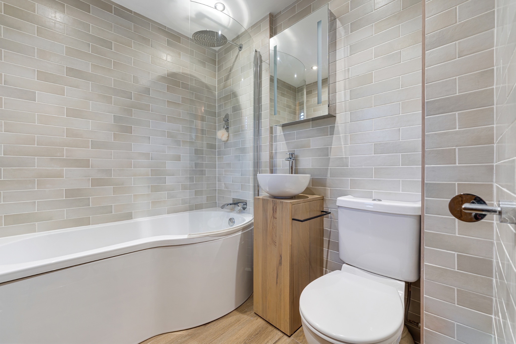 3 bedroom detached house Sale Agreed in Bolton - Photograph 28.