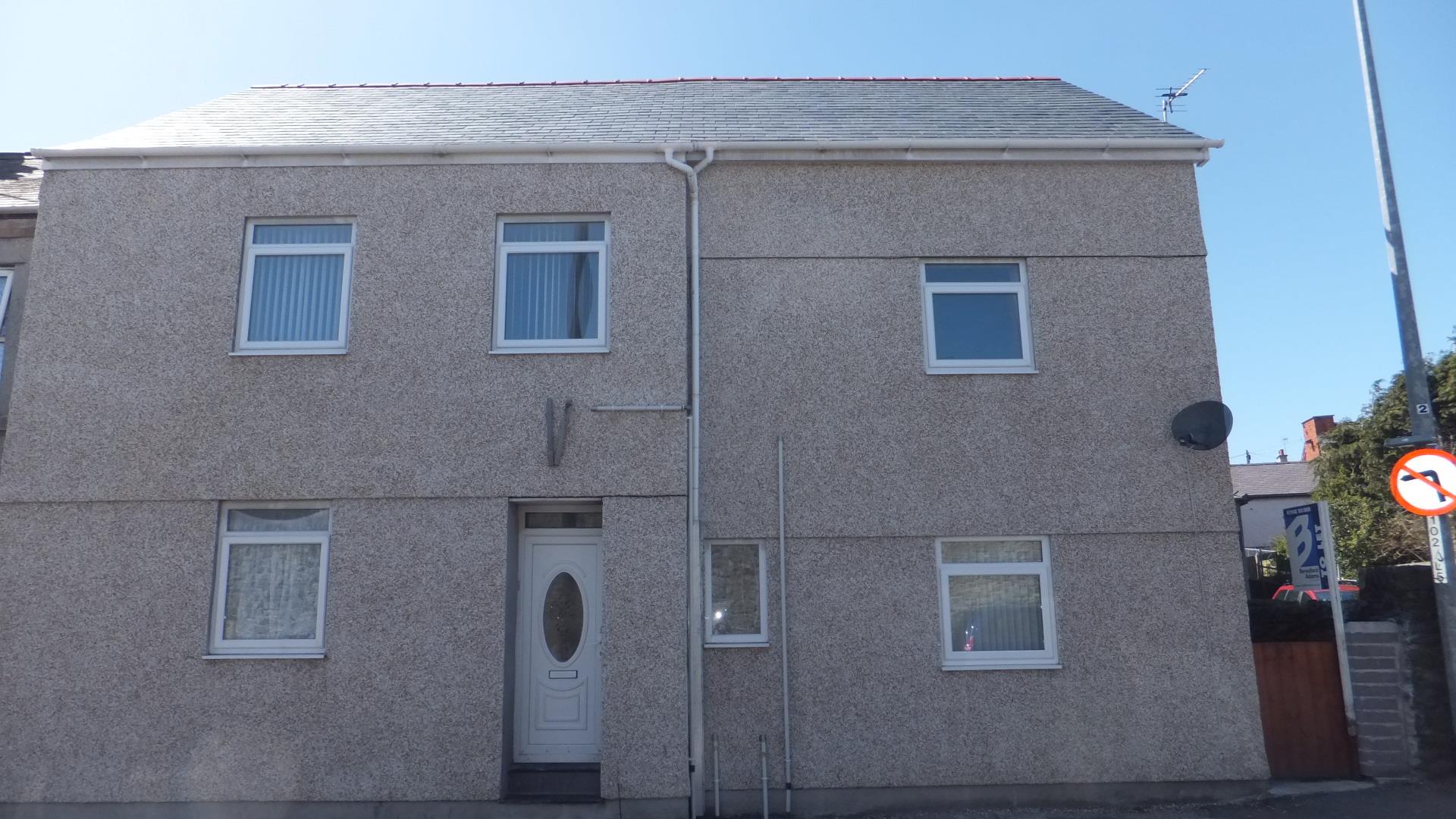 2 bedroom flat flat/apartment To Let in Holyhead - Property photograph.