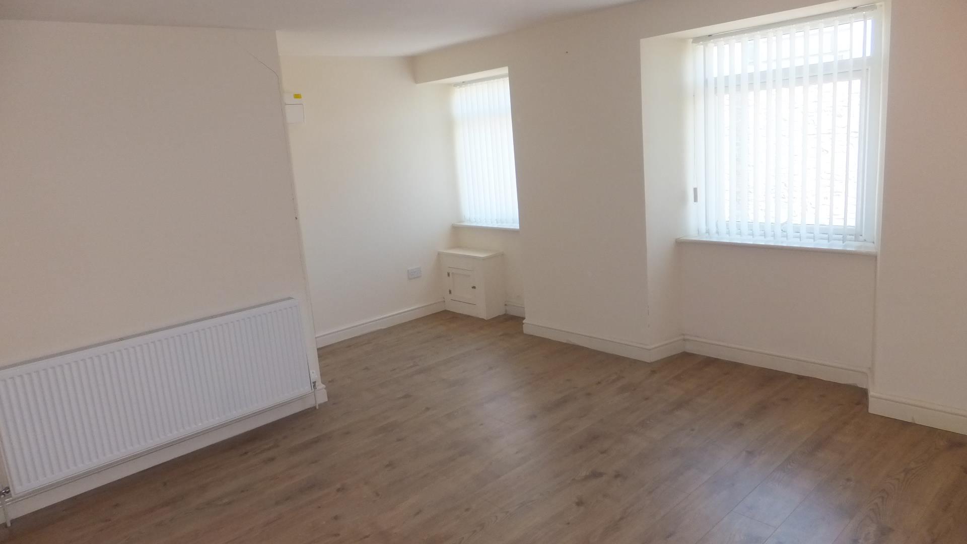 2 bedroom flat flat/apartment To Let in Holyhead - Property photograph.