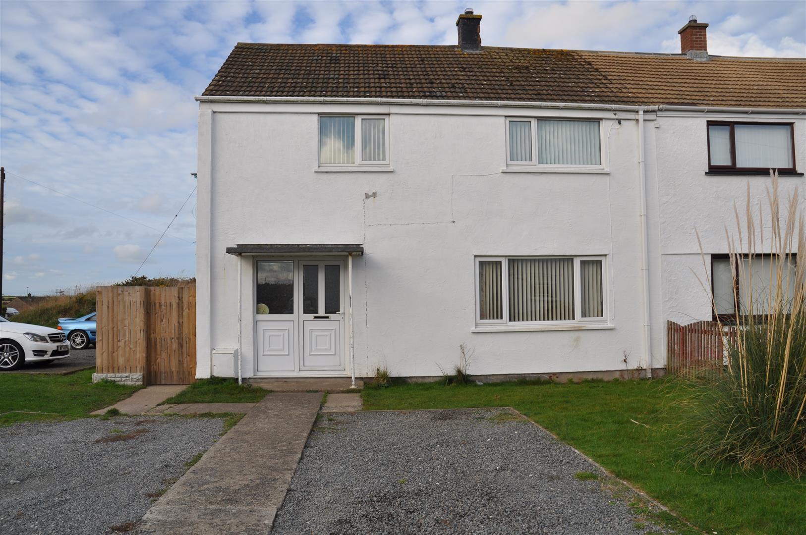 4 bedroom end terraced house To Let in Caergeiliog - Property photograph.