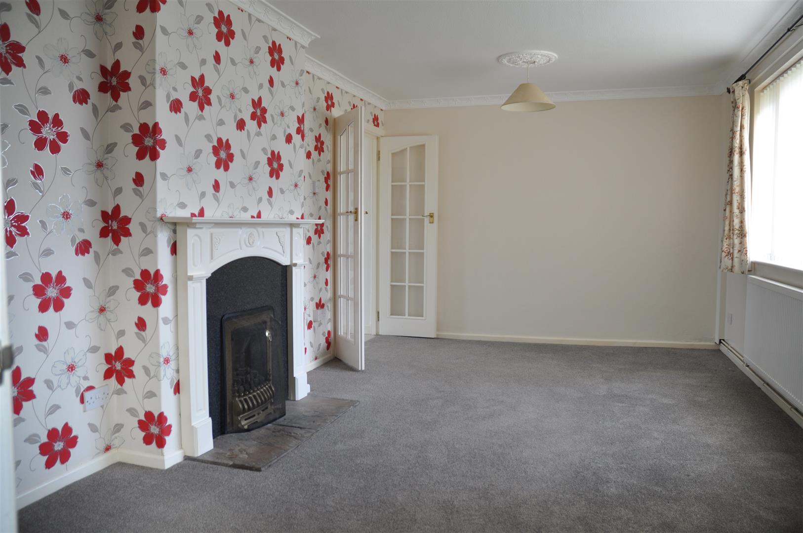 4 bedroom end terraced house To Let in Caergeiliog - Property photograph.