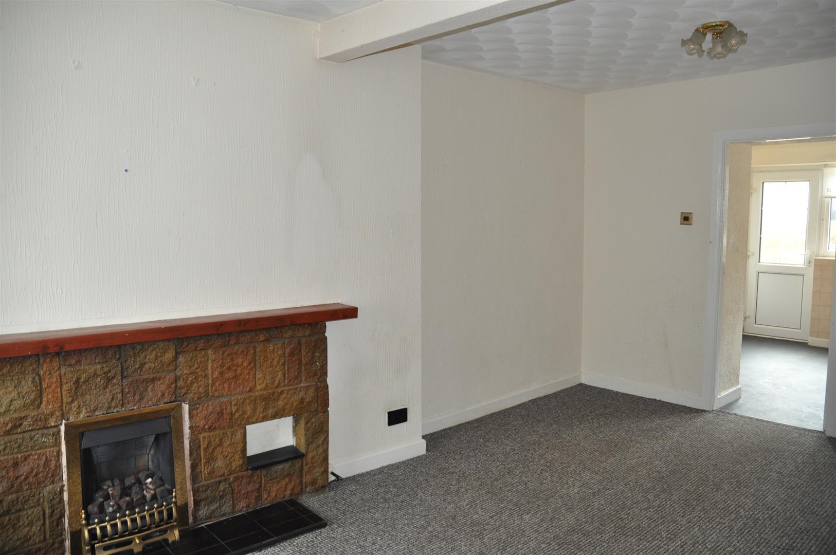 2 bedroom mid terraced house To Let in Holyhead - Image.