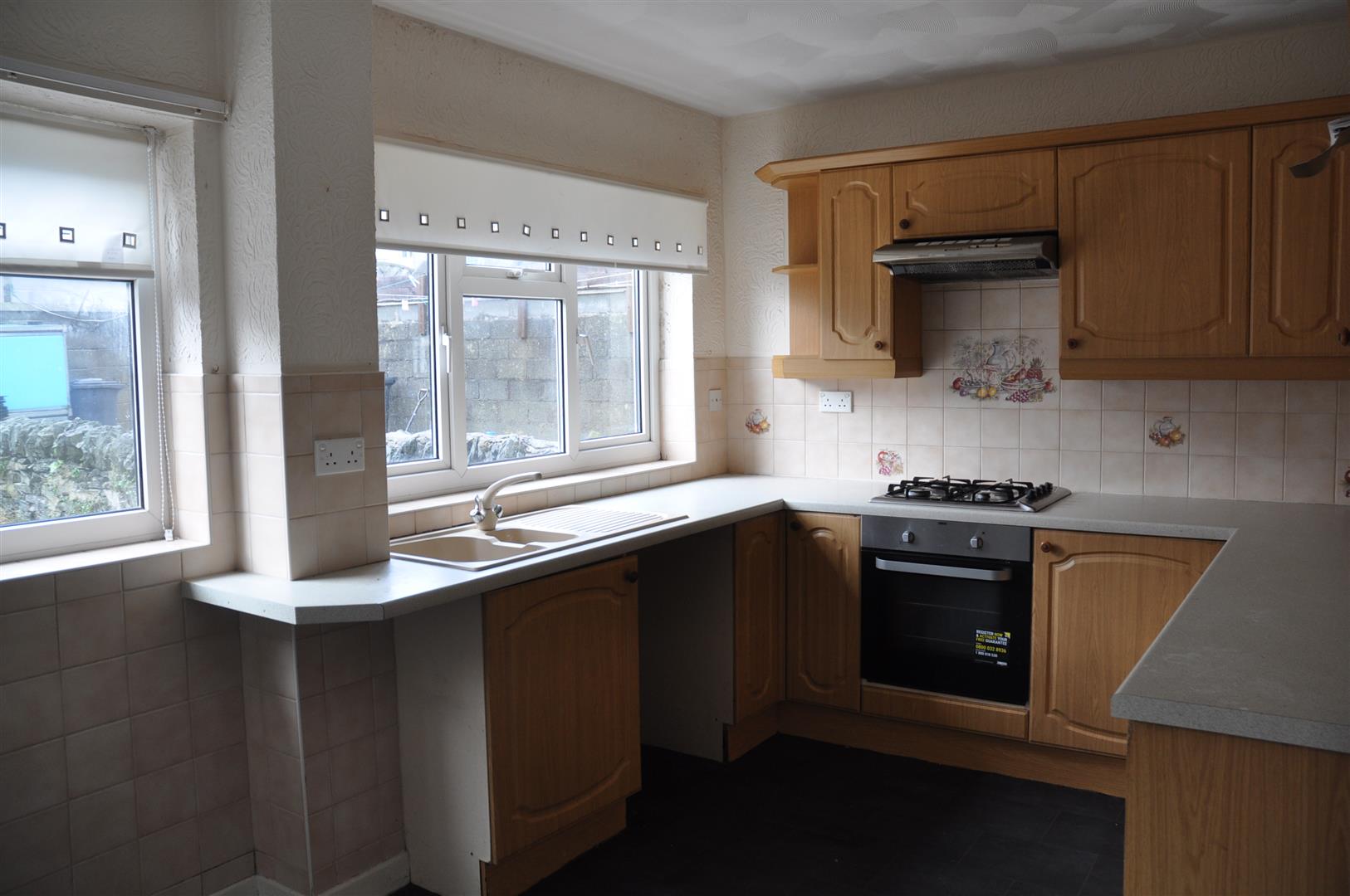 2 bedroom mid terraced house To Let in Holyhead - Image.