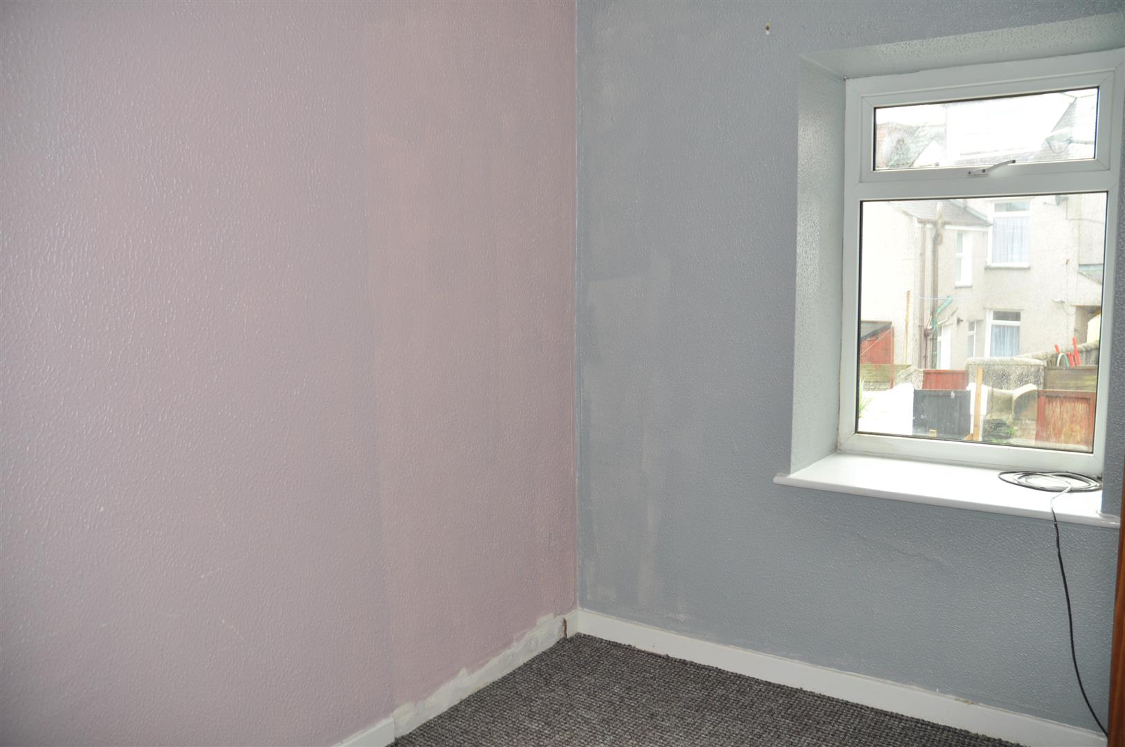 2 bedroom mid terraced house To Let in Holyhead - Image.