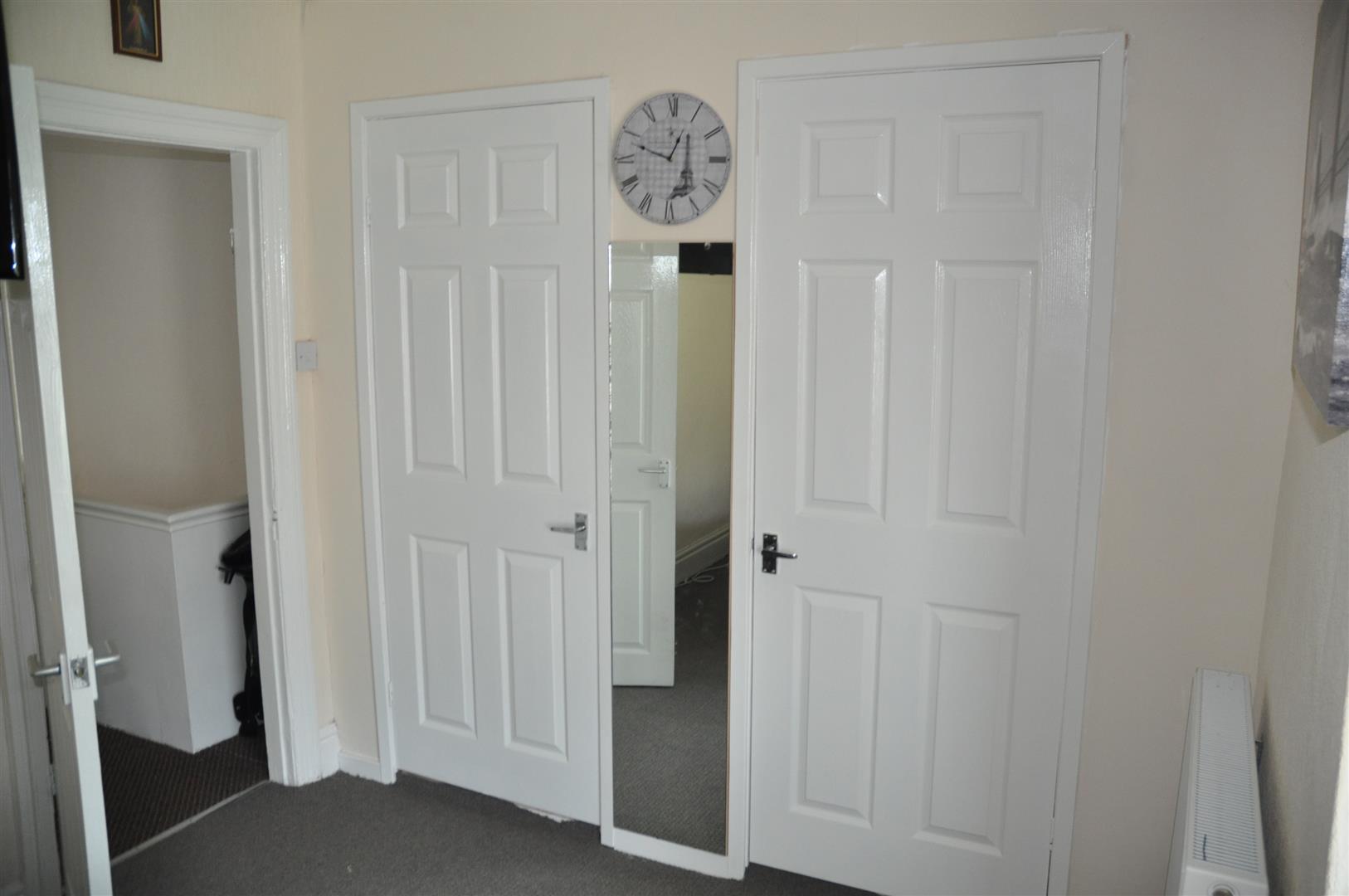 3 bedroom mid terraced house To Let in Holyhead - Image.