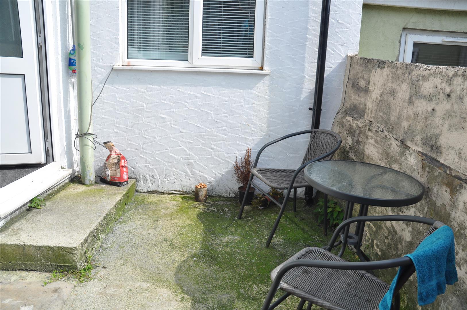 3 bedroom mid terraced house To Let in Holyhead - Image.