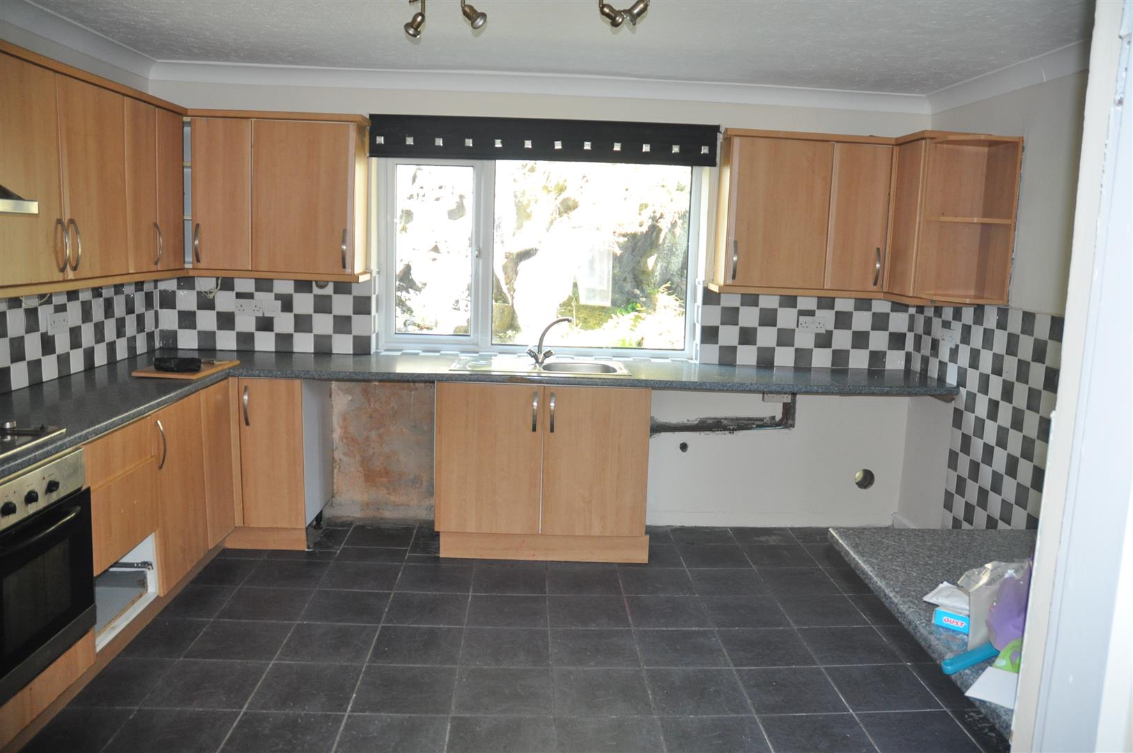 2 bedroom barn conversion house To Let in Holyhead - Image.