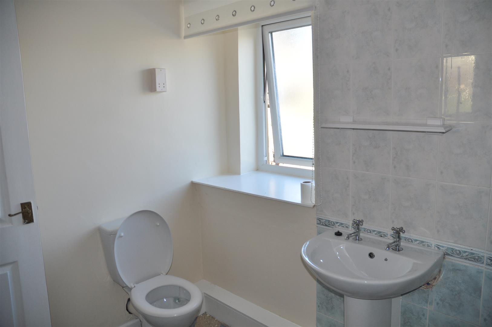 2 bedroom barn conversion house To Let in Holyhead - Image.