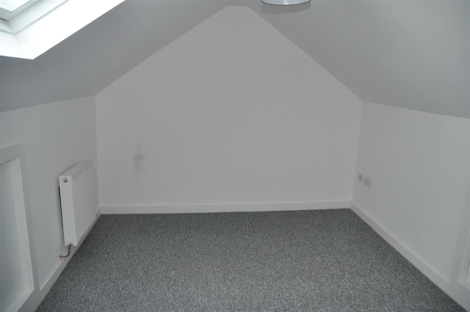 2 bedroom apartment flat/apartment To Let in Holyhead - Image.