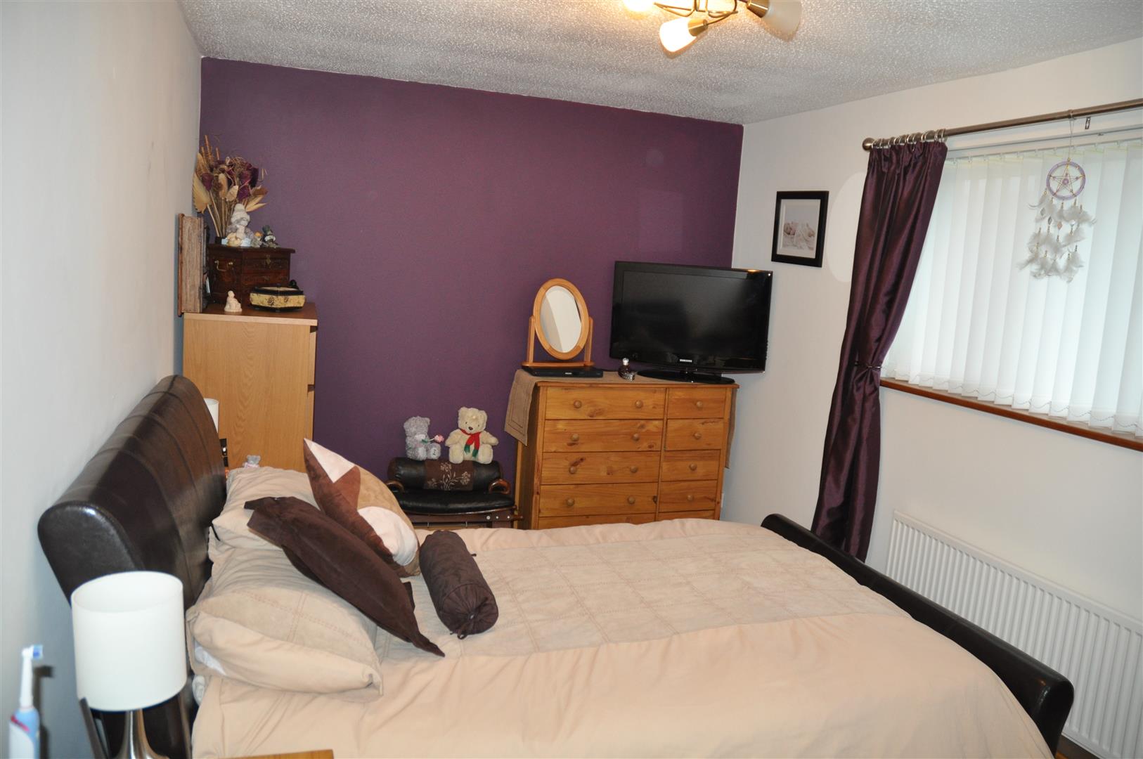 3 bedroom mid terraced house Let in Holyhead - Image.