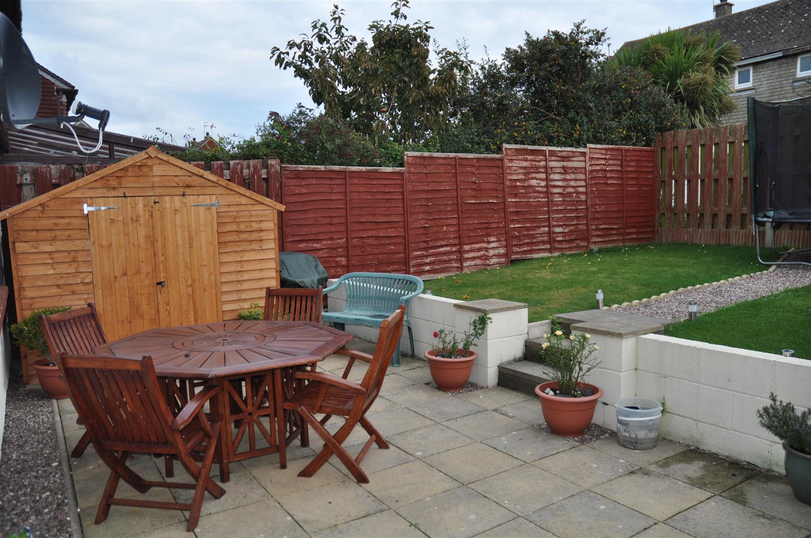 3 bedroom mid terraced house Let in Holyhead - Image.