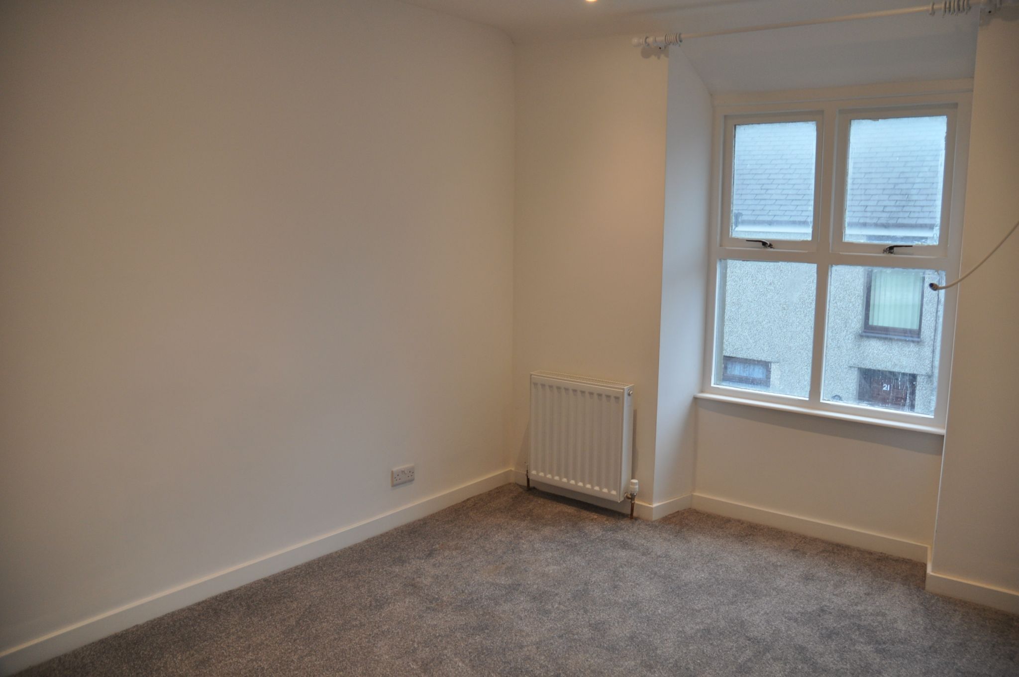 3 bedroom semi-detached house To Let in Holyhead - Photograph 10.