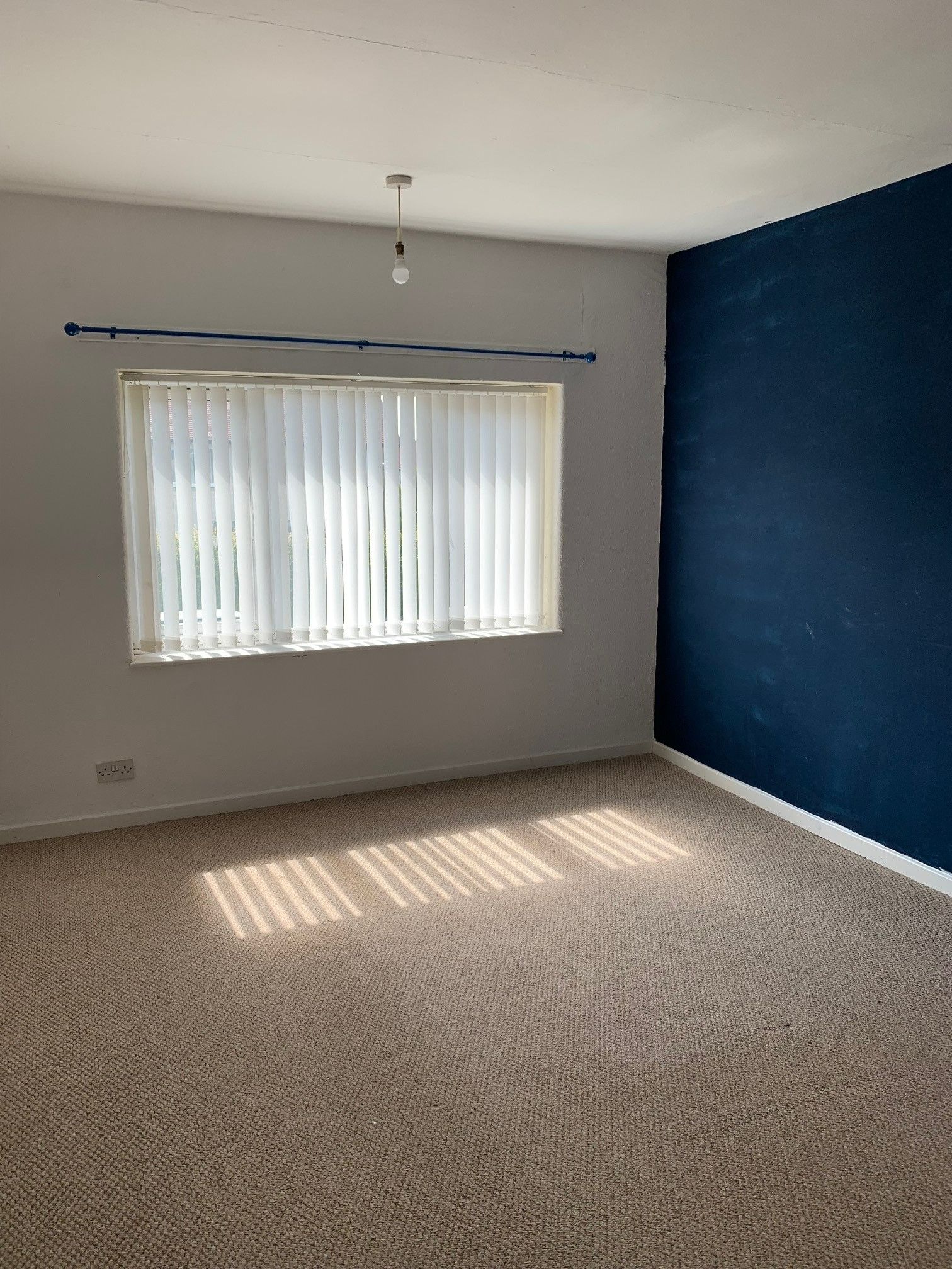 2 bedroom semi-detached house To Let in Holyhead - Photograph 6.