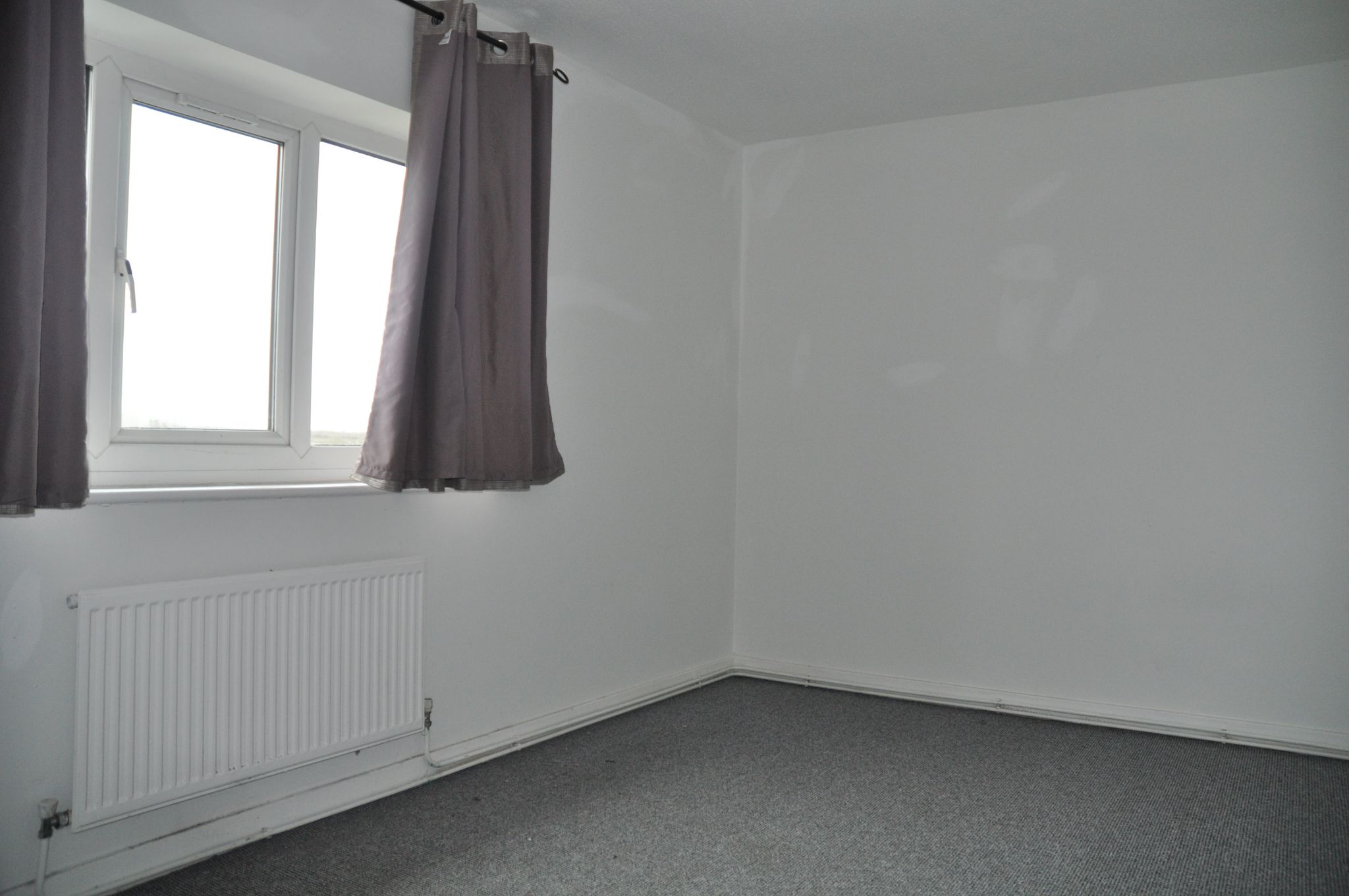 4 bedroom detached house Let in Holyhead - Bedroom 2.
