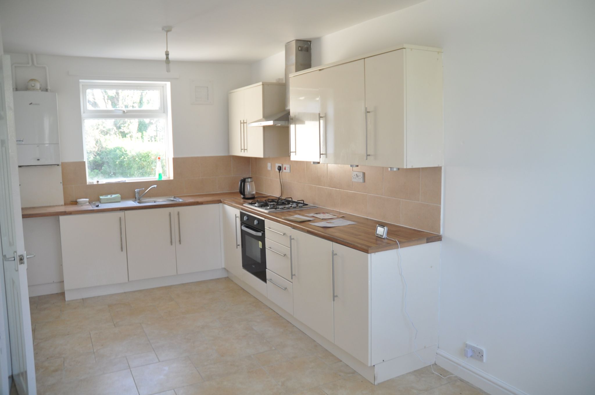 2 bedroom semi-detached house To Let in Holyhead - Photograph 3.
