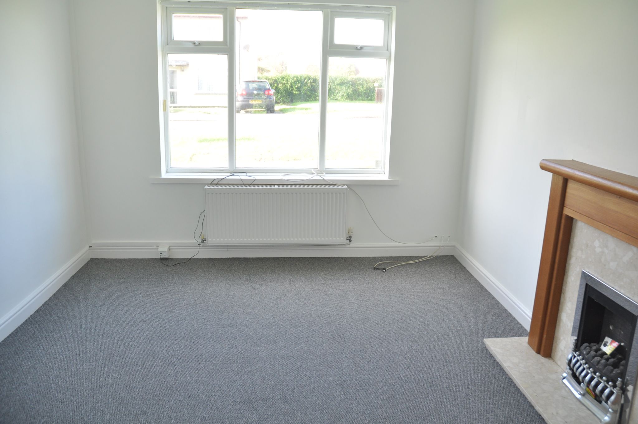 2 bedroom semi-detached house To Let in Holyhead - Photograph 2.