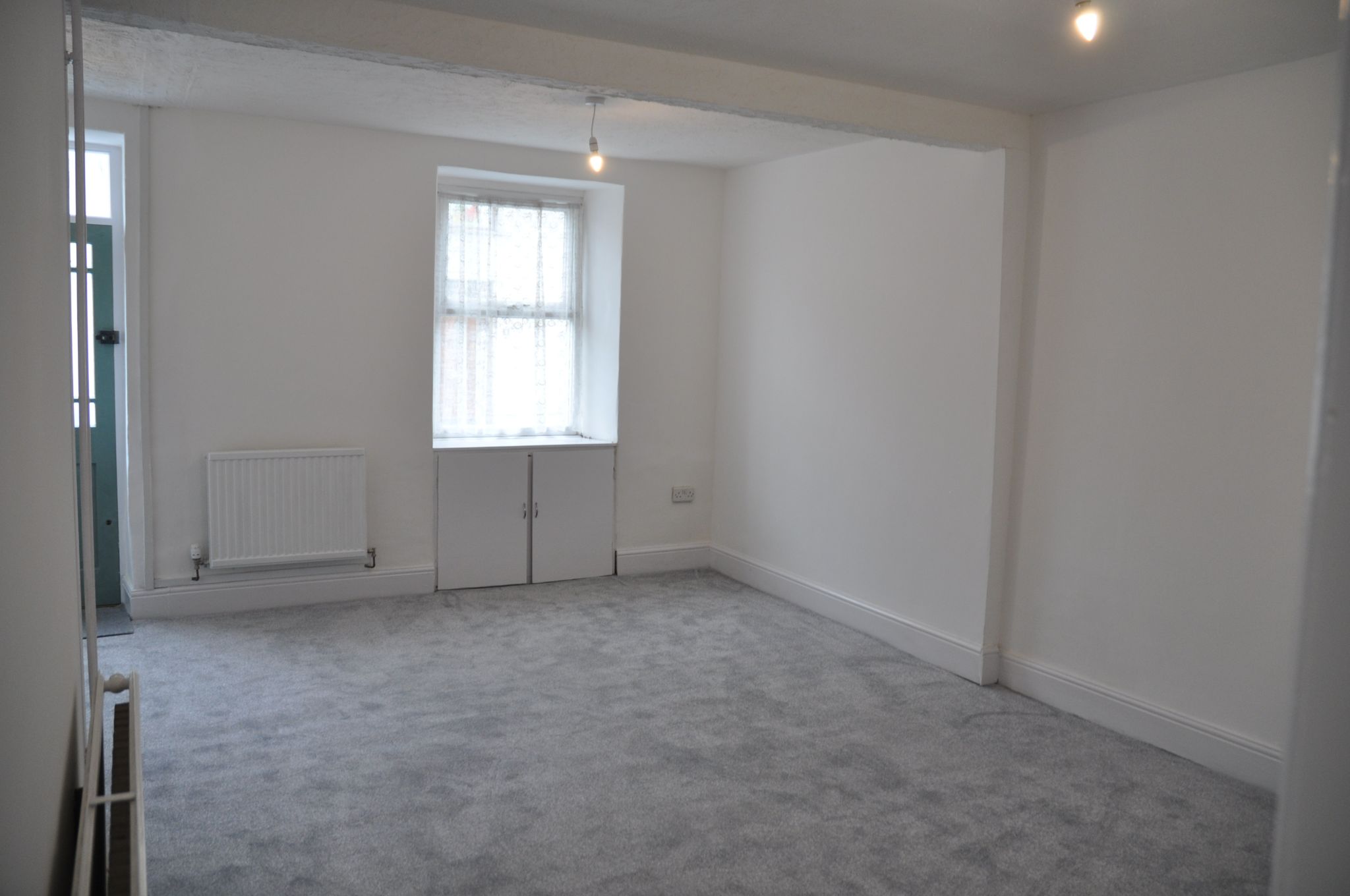 2 bedroom mid terraced house To Let in Holyhead - Photograph 3.