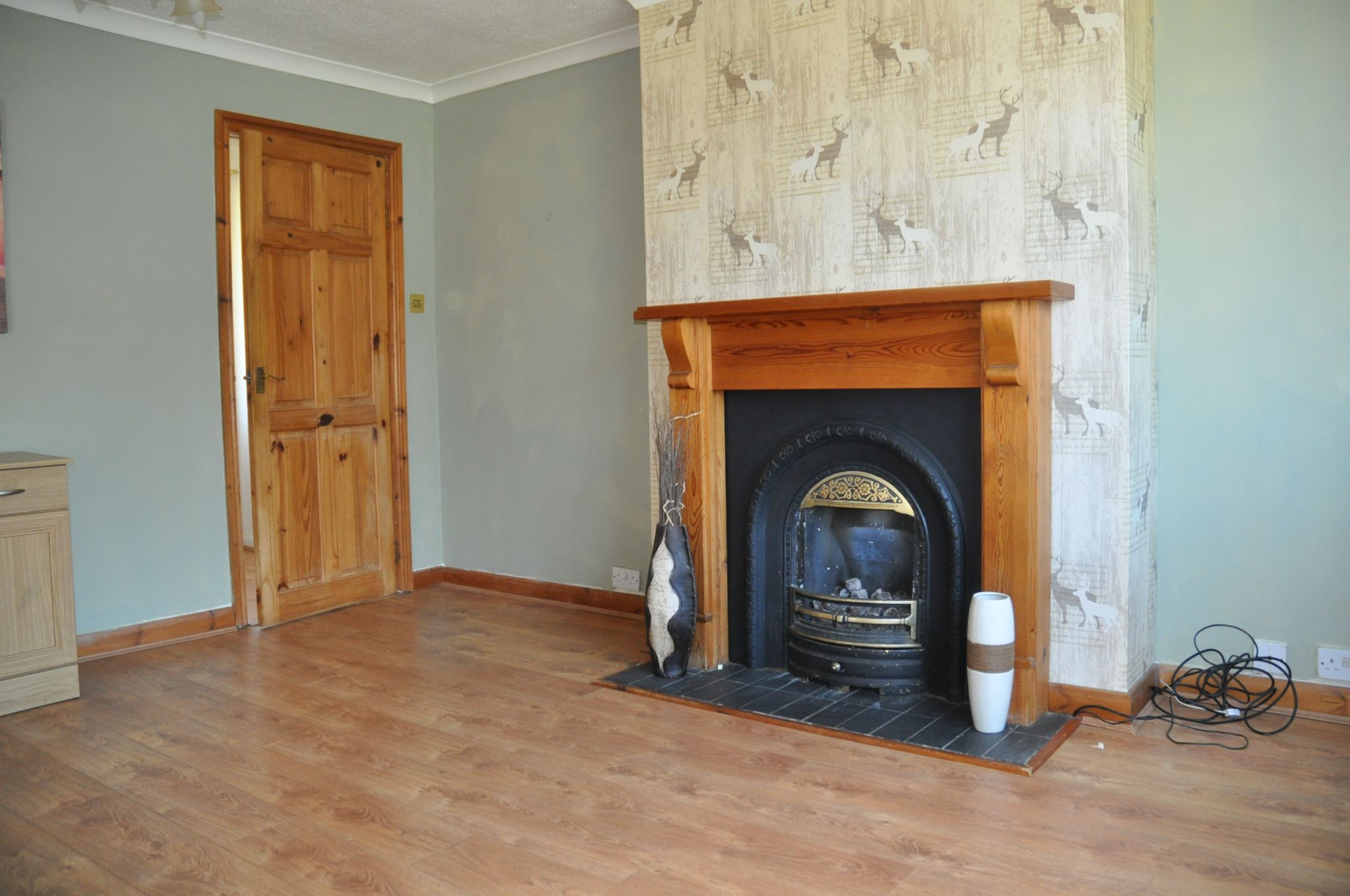 4 bedroom semi-detached house For Sale in Holyhead - Property photograph.