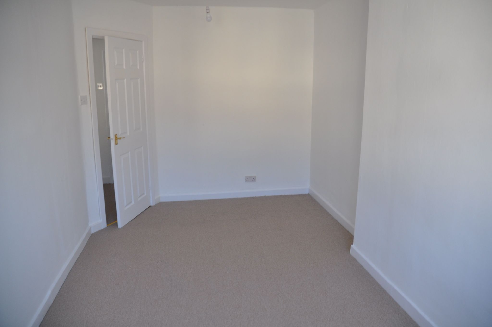 2 bedroom mid terraced house To Let in Holyhead - Photograph 6.