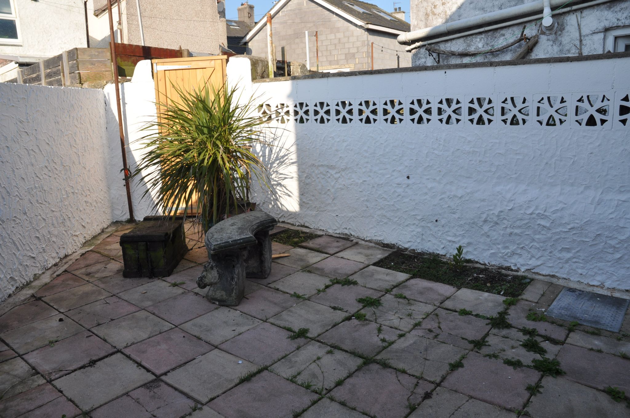 2 bedroom mid terraced house To Let in Holyhead - Photograph 11.