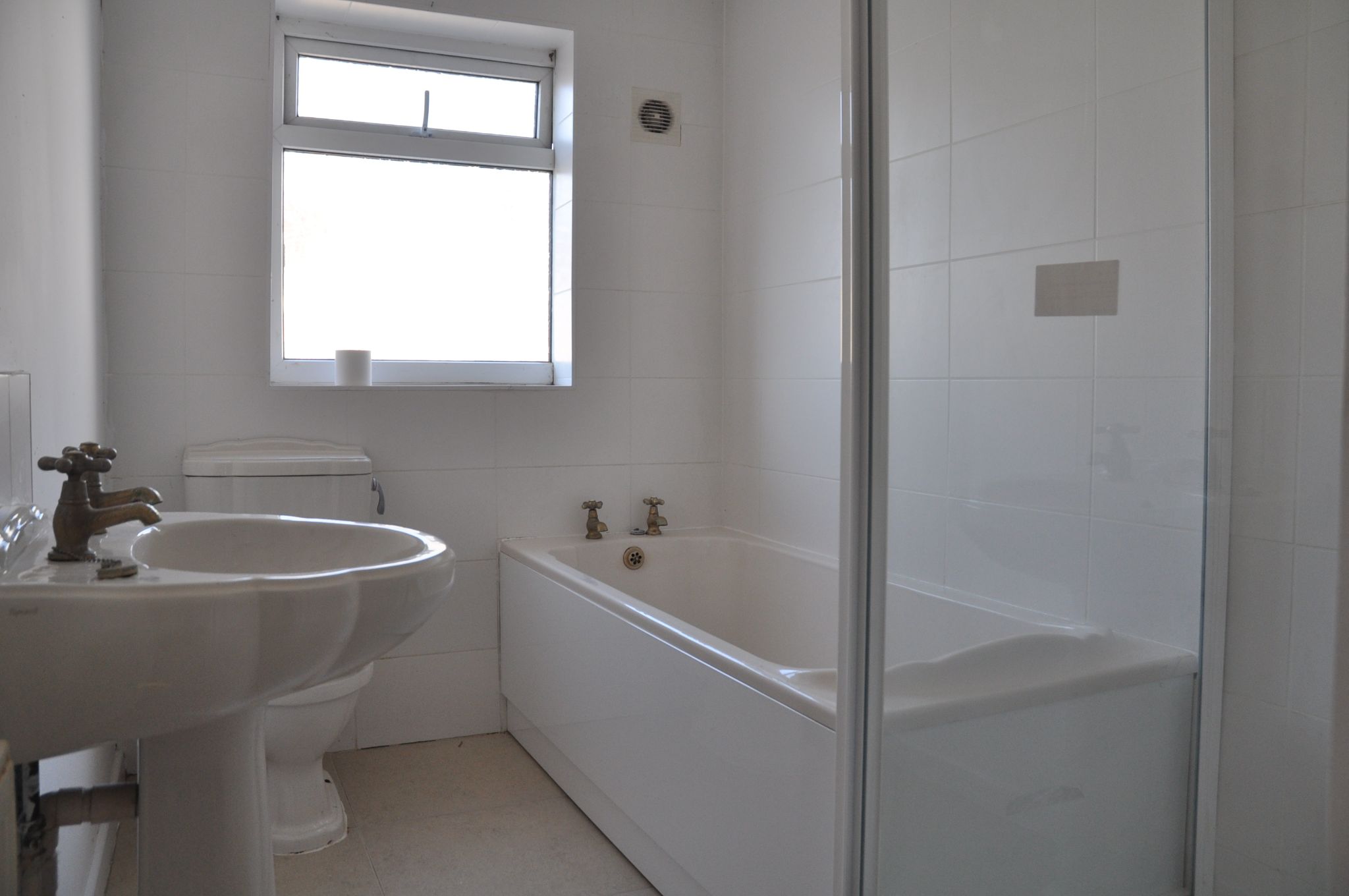2 bedroom mid terraced house To Let in Holyhead - Photograph 10.