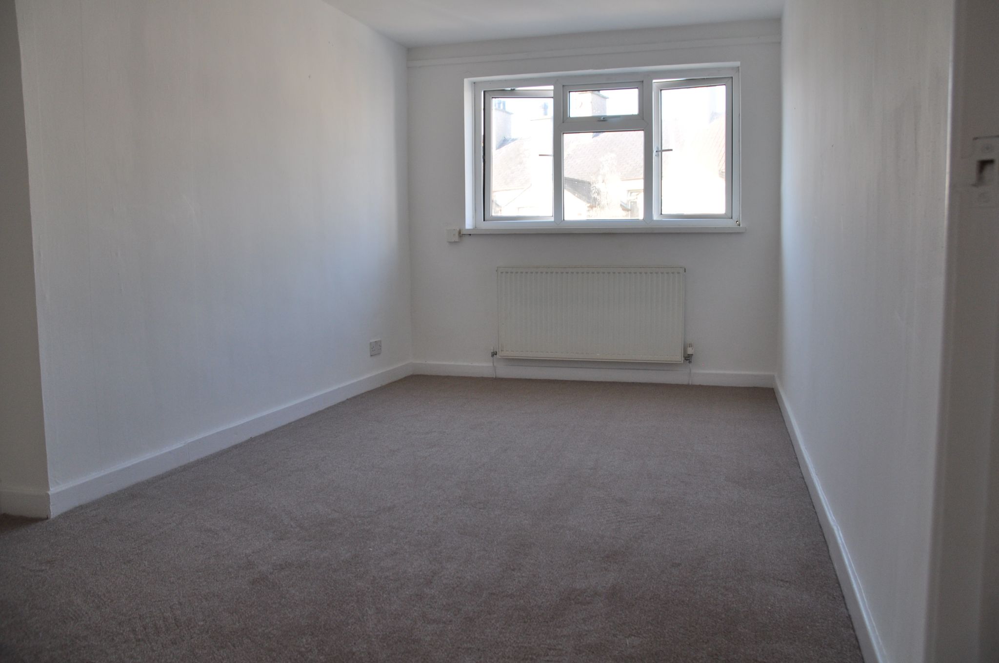 2 bedroom mid terraced house To Let in Holyhead - Photograph 5.
