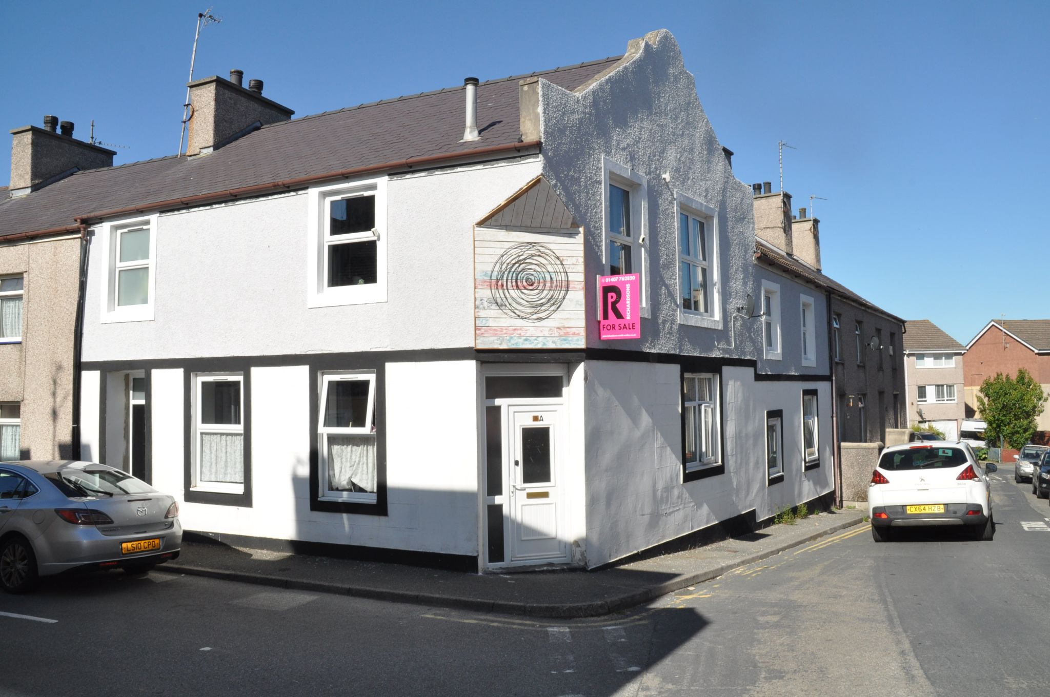 3 bedroom flat flat/apartment For Sale in Holyhead - Property photograph.