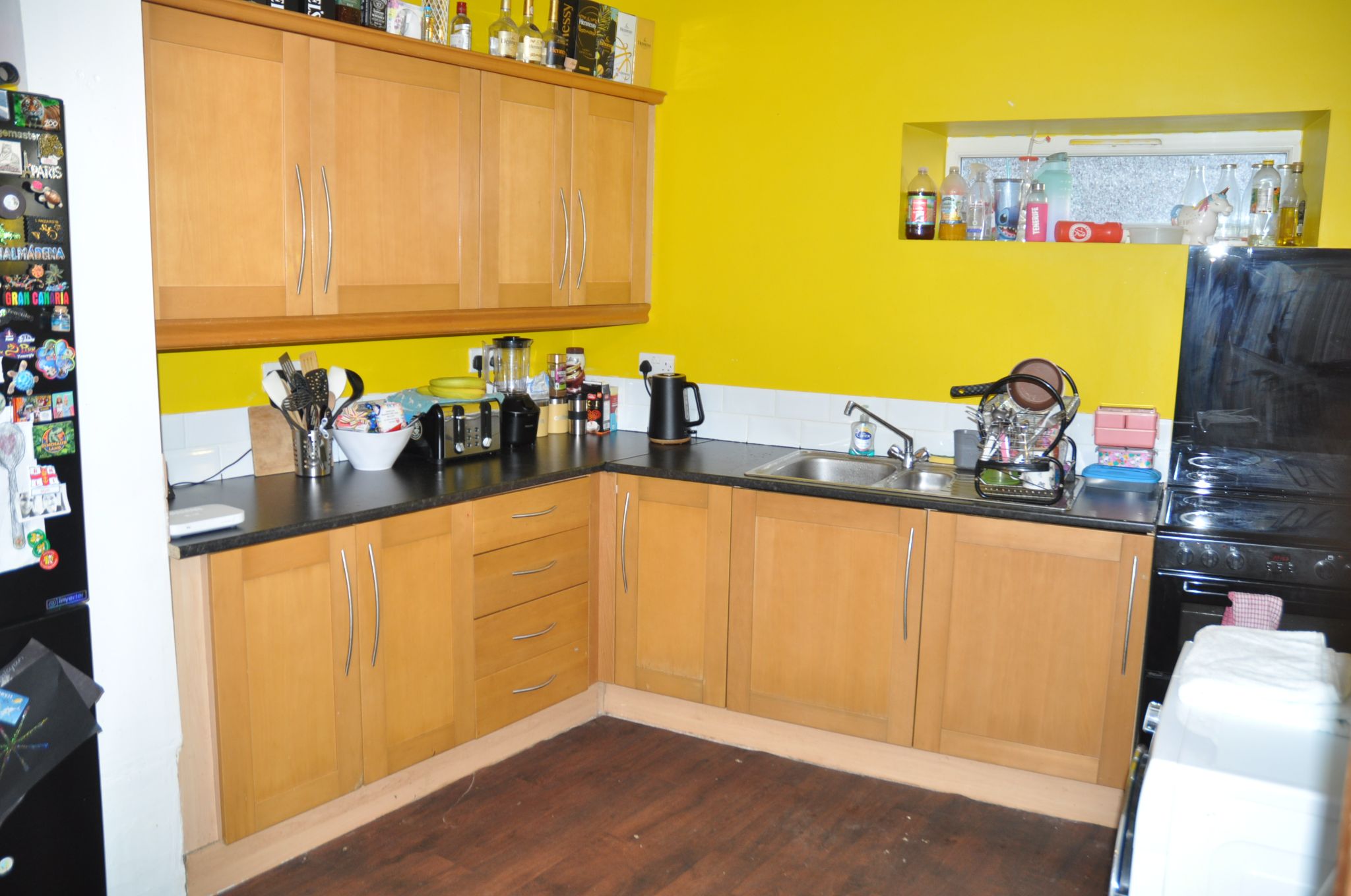 3 bedroom flat flat/apartment For Sale in Holyhead - Property photograph.