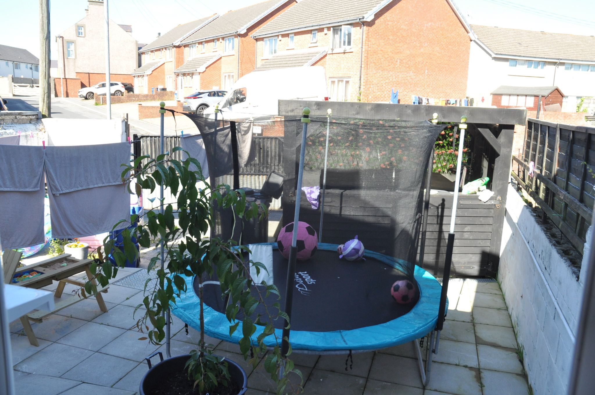3 bedroom flat flat/apartment For Sale in Holyhead - Photograph 11.