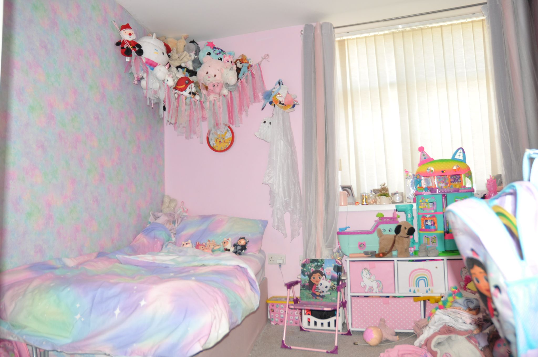 3 bedroom flat flat/apartment For Sale in Holyhead - Photograph 10.