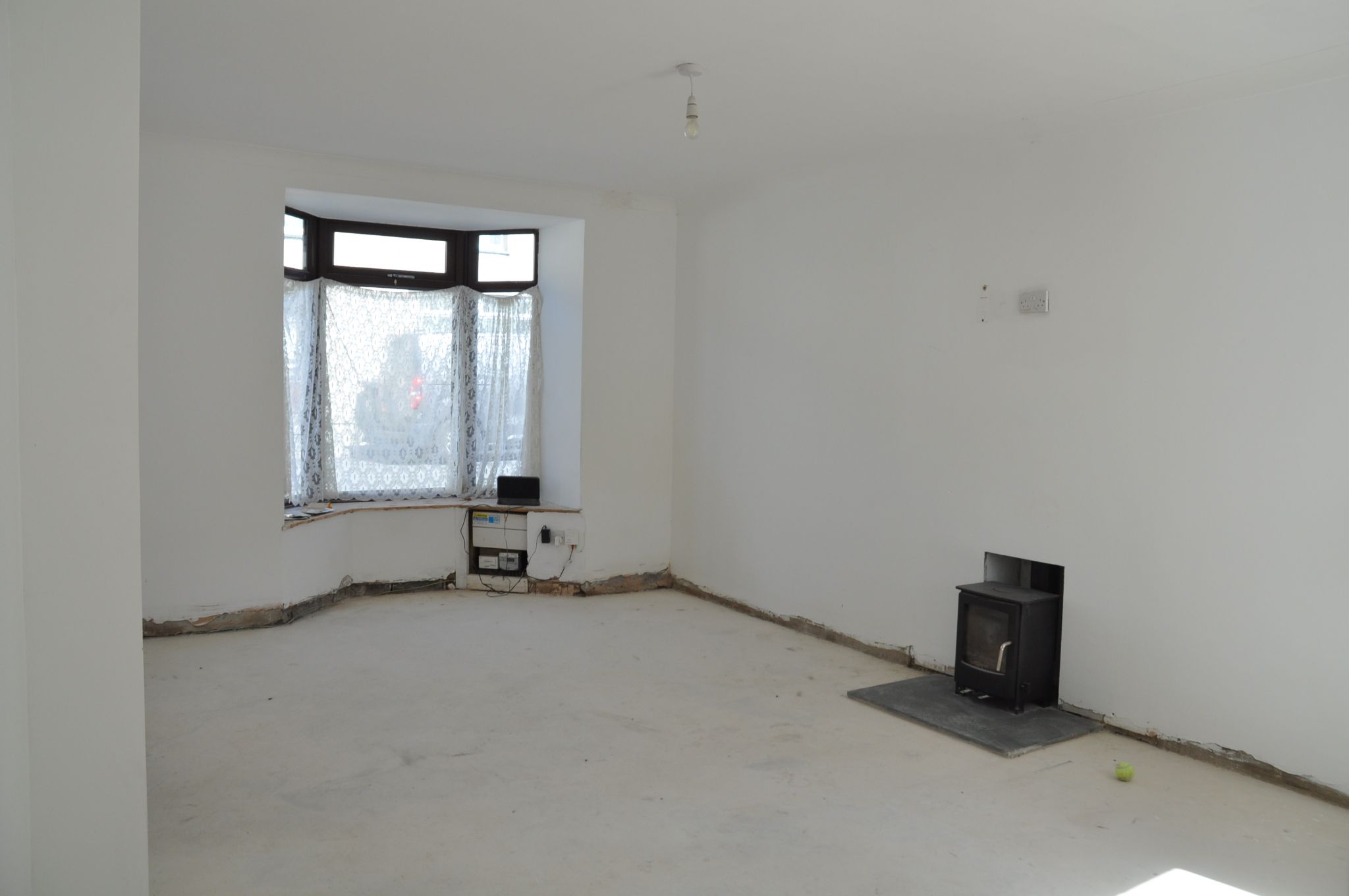 3 bedroom end terraced house For Sale in Holyhead - Property photograph.